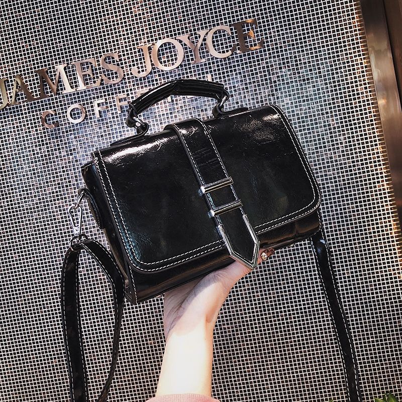 出门旅游看见好多美女都背了这样的包，稀罕坏了，一回来就下手了