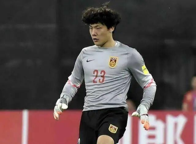  #类似#当杀马特遇上洗剪吹，“顶上风流”这事别忘了他