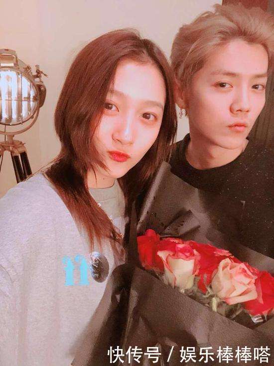 关晓彤黑猫辟谣分手传闻