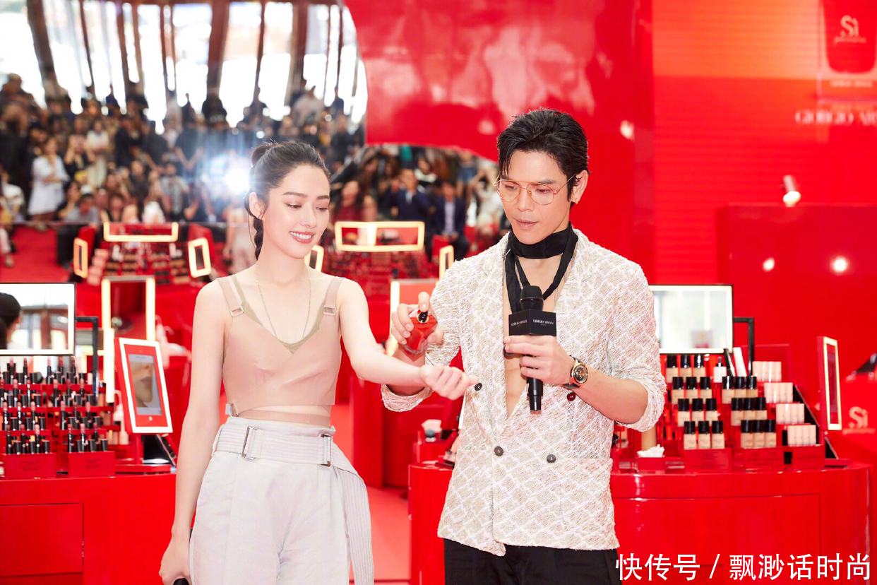 【 向佐】向佐丝巾配西装却有点“娘”，郭碧婷吊带背心配阔腿裤性感霸气