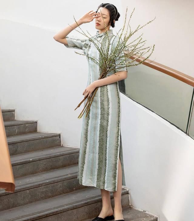  女性■35岁女性怎么穿旗袍才漂亮？春季照着穿搭，展示别样东方风情