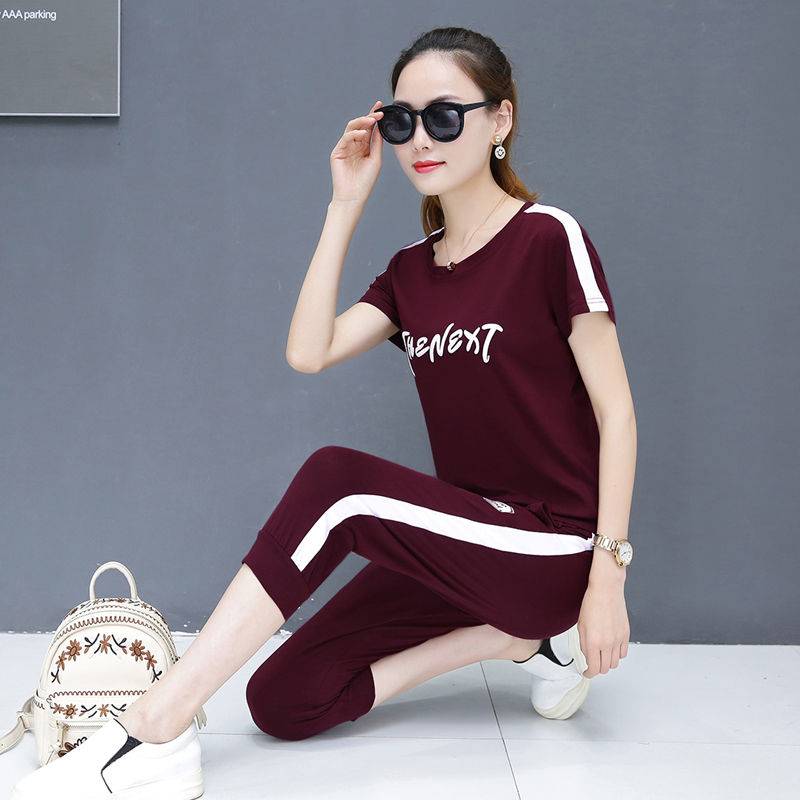 女人身材不好可以这样穿，绝对翘挺迷人，展现迷人S型好身材