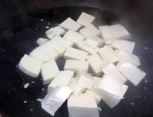  「大盘」春天吃它，胜过吃钙片，5块钱能做一大盘，咸鲜味美，家人都爱吃