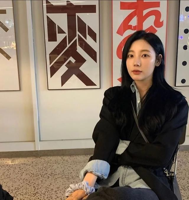  「春天」西装+吊带，春天这样穿太气质了！
