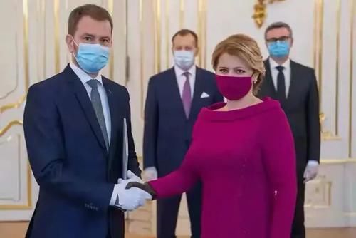 『样式』英拉之后又一位美女总统迅速蹿红，高颜值秀身材，离异还带两孩子