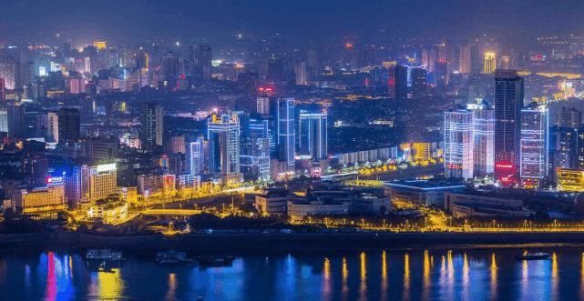  【重庆】中国最热城市：重庆毫无意外的登顶，紧跟其后的杭州，