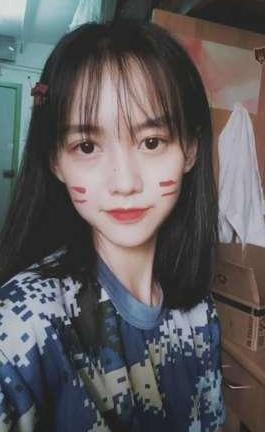 抖音“第一女神”走红,卸妆后揭露真实颜值,网友:闪瞎眼!