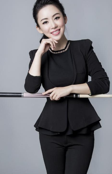 潘晓婷最迷人的4张照片，图1让人上火，图4我愿意倒插门！