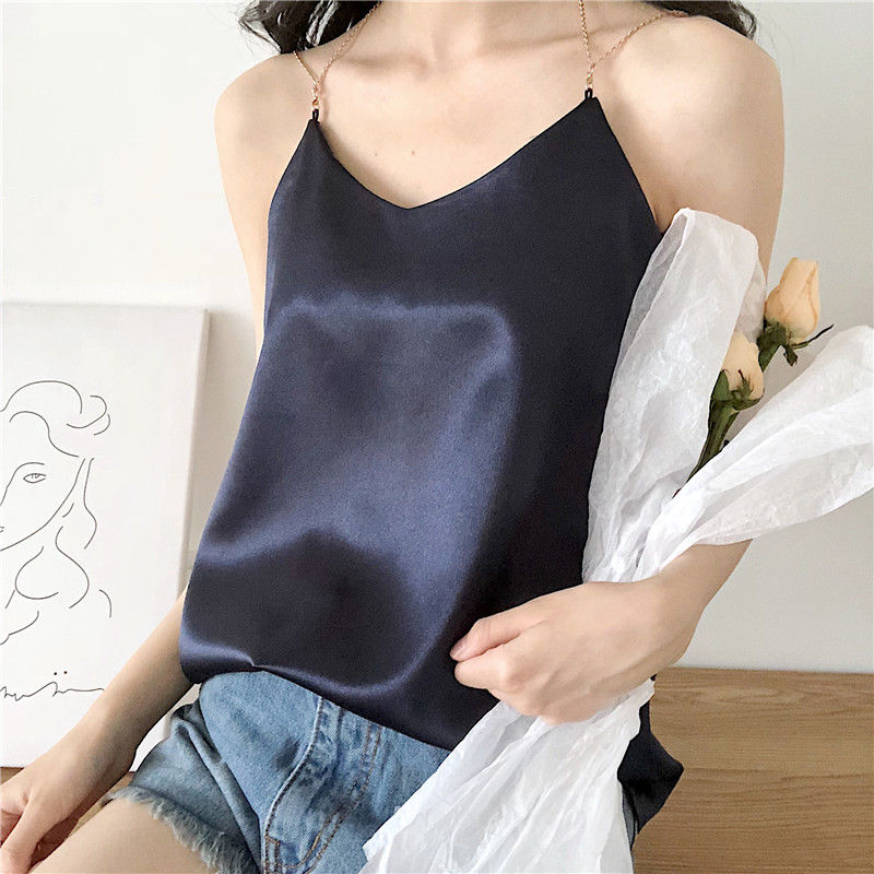 谁说女人不穿文胸就不正经，瞧!这些女人，一个比一个风情妩媚