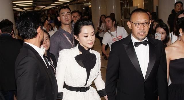 49岁许晴和39岁周韵置换年龄，10年差距去哪了？