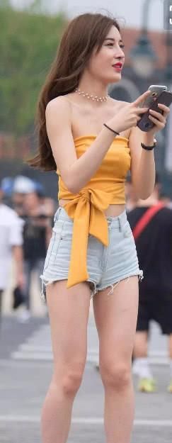 你知道让美女来街拍会和她说什么吗?