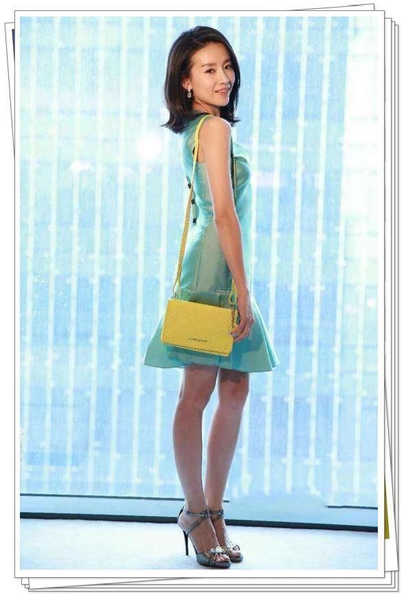 董洁素颜照曝光，老态初显，青春不在，网友：找个好人就嫁了吧！