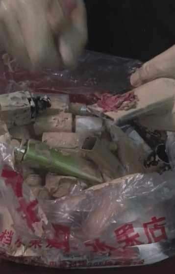 江苏男子讨厌女友化妆, 将其化妆品“糟蹋”网友称: 活着不好吗?