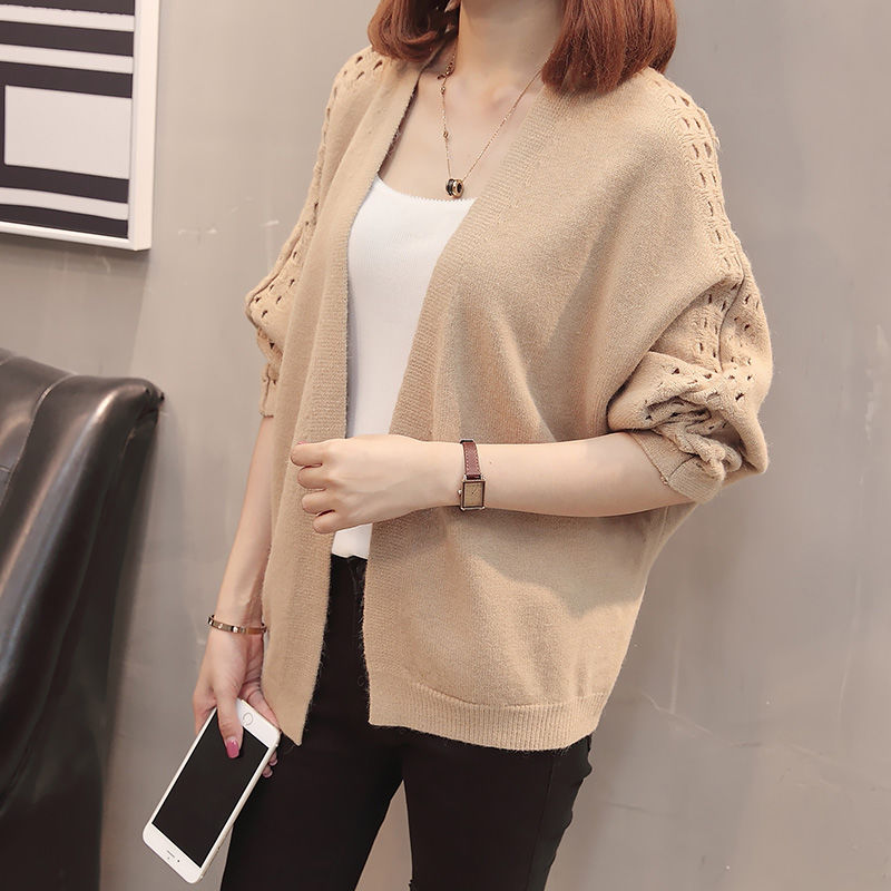 秋天不兴穿皮衣了!今年最流行“薄开衫”,特适合三四十岁女穿