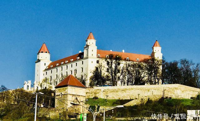 世界上城堡数量最多的国家之一，被称为欧洲的心脏