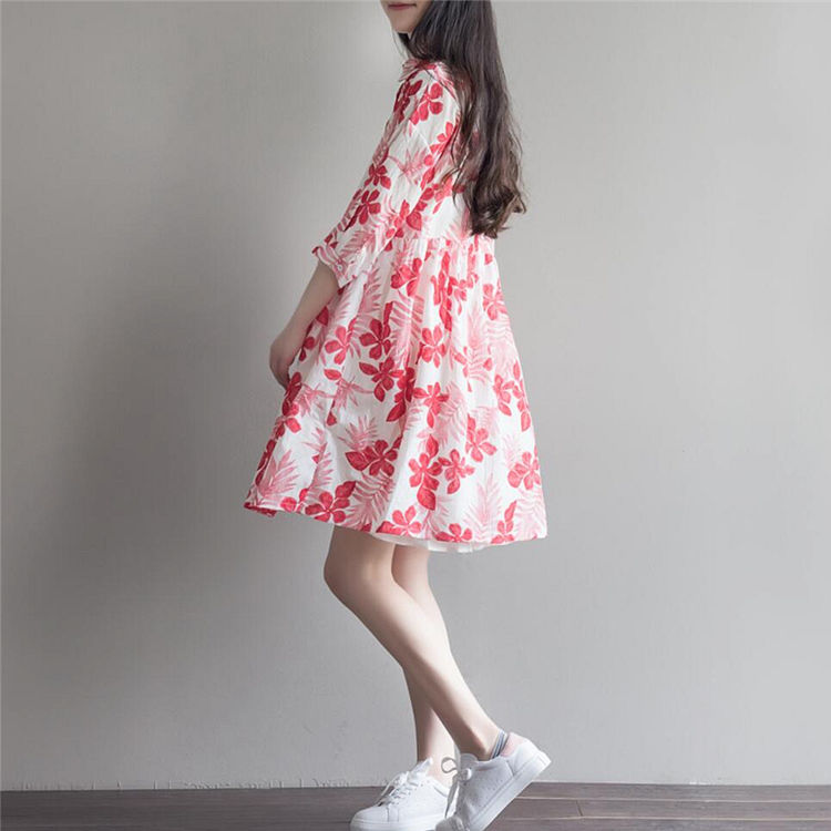 哇塞!姐姐穿上连衣裙，很有夏天的味道，活力十足