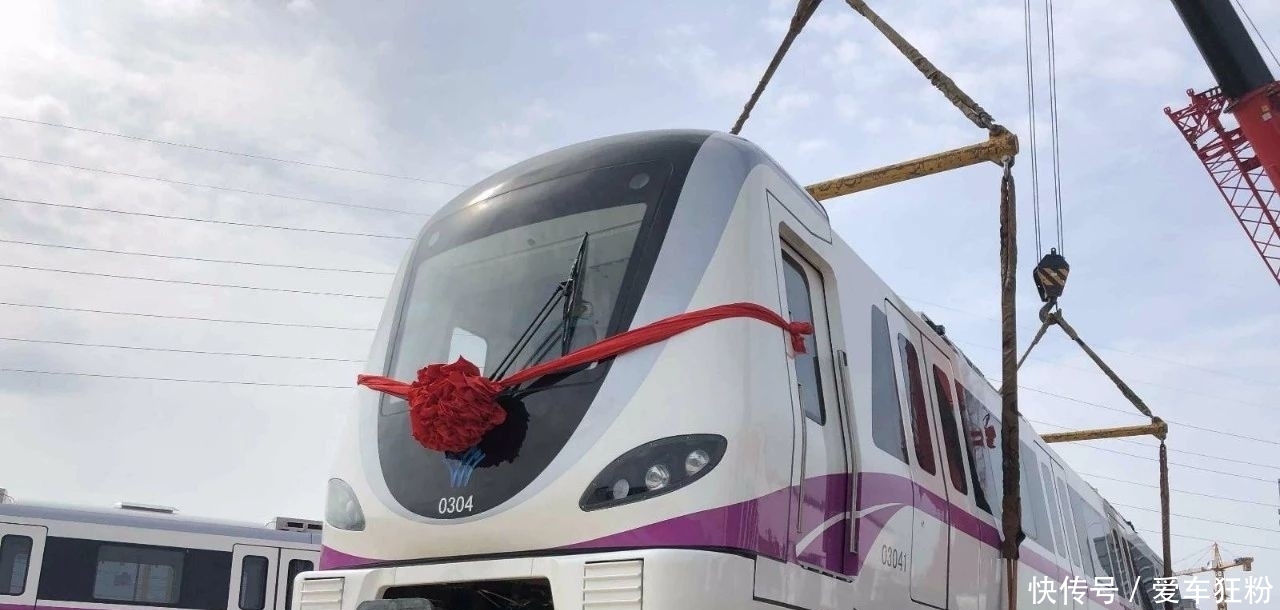  [地铁线]广西正打造的一条地铁线，长约6.5公里，均为地下线，是