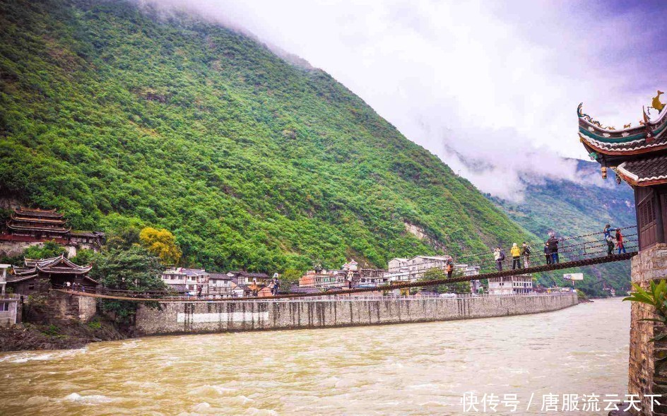  名气■曾是四川的省会城市，看起来像县城，名气却不输上海，是