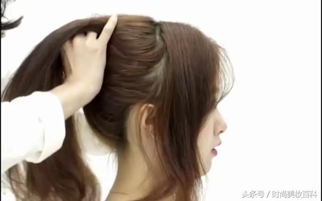 美妆教程夏日里三种适合女生的发型，分分钟就能搞定