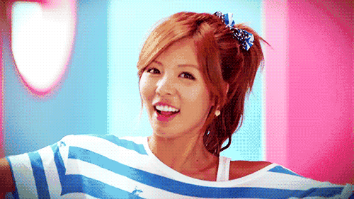 海魂衫要配上白牛仔才最有颜