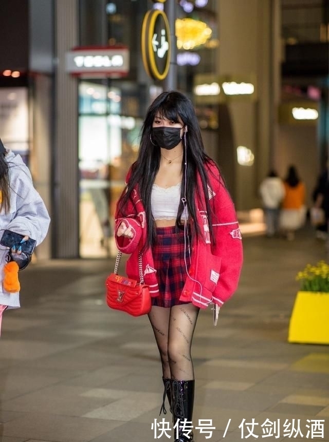  针织■大家注意了！顺色搭配也能穿出层次感，文艺又秀气，妥妥的小仙女