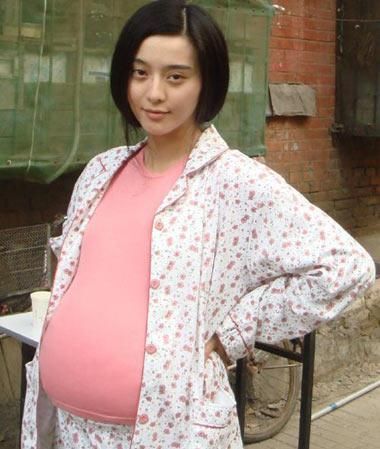 范冰冰哺乳期照片，私生子真相大白!网友:洪辰辰?