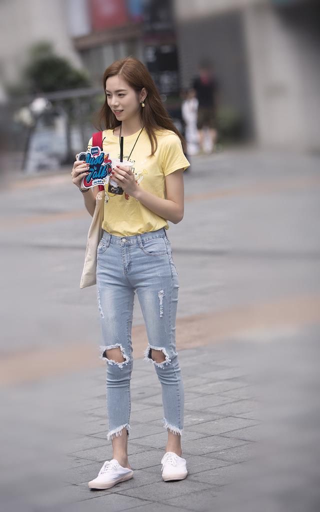 街拍，五款干练又显瘦的时尚穿搭，优雅又端庄，很适合成熟女人