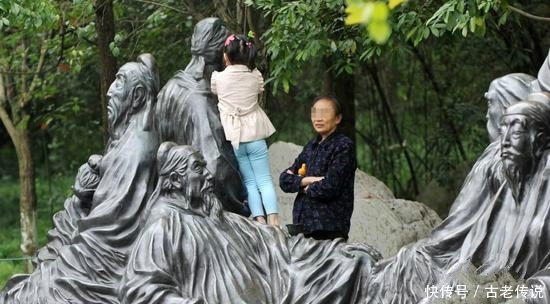 旅友们，请求你们，不要在劳动节游玩之时，在朋友圈发这种照片！