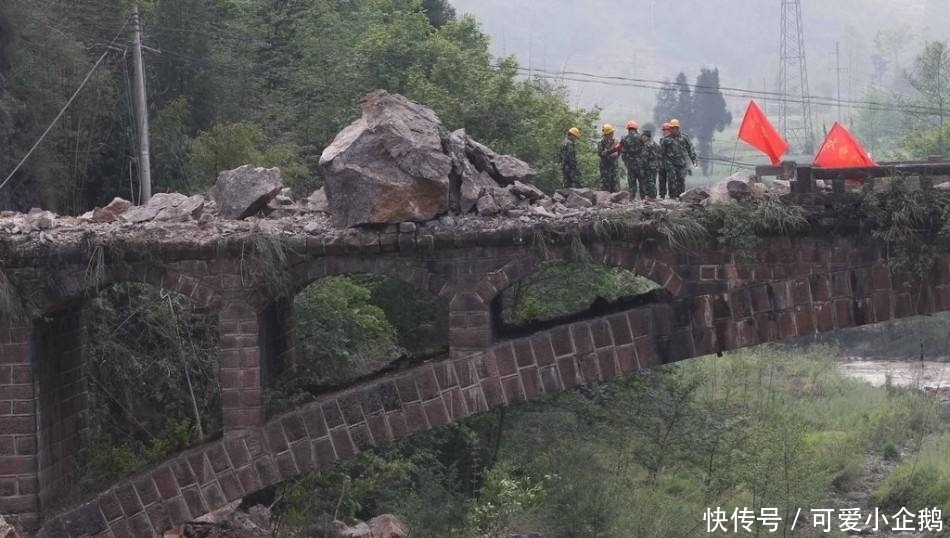  「桥梁」中国50年前建的大桥, 洪水地震都没摧毁, 普通炸药都炸