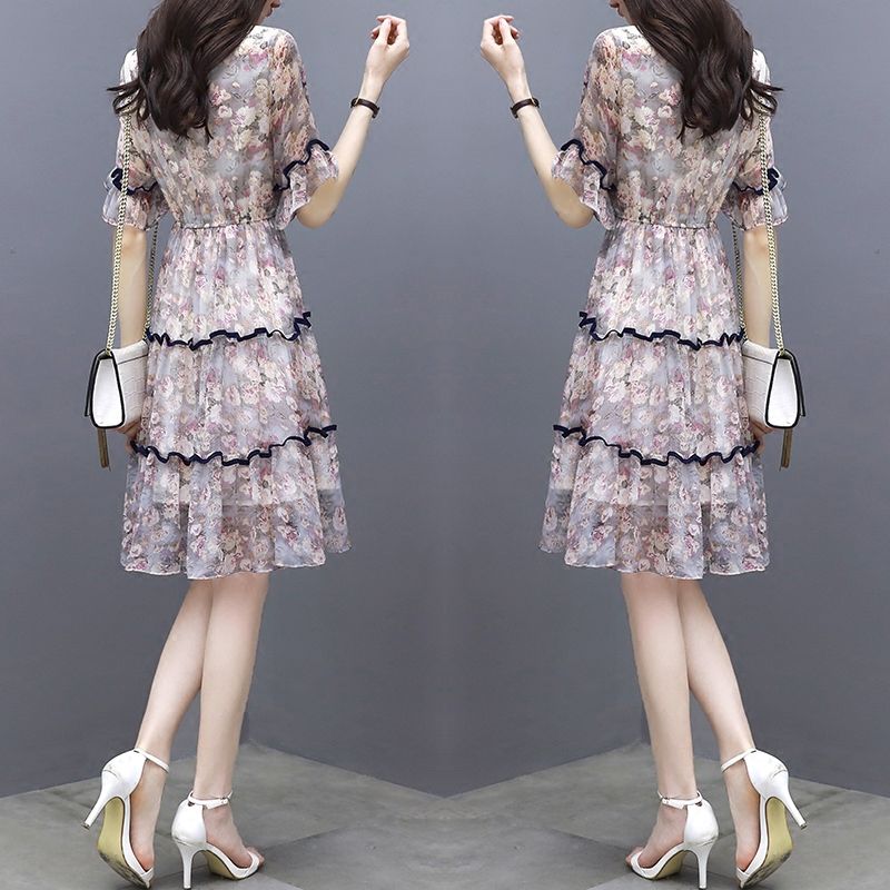 70后女人别打扮太土，试试当下巨火的连衣裙，男人百分百心动