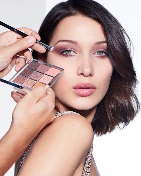 蔡徐坤手把手教防脱妆秘诀!原来带货女王梅根最爱这盘眼影!