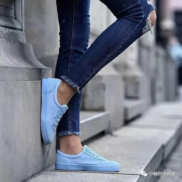 从你的衣柜出发，今夏就为自己挑选粉彩色系休闲鞋