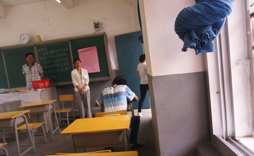 他的高考语文时长被破例延长45分钟