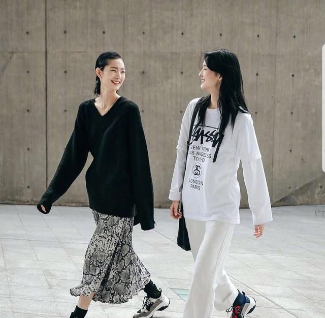  「女生」看韩国女生的街拍穿搭,从头到脚的“细节小心机”,你不得不叹服