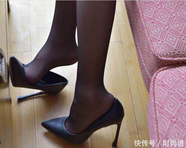 带来九头身黄金比例身材，尖尖细高跟，魅力提升的同时自信自然来