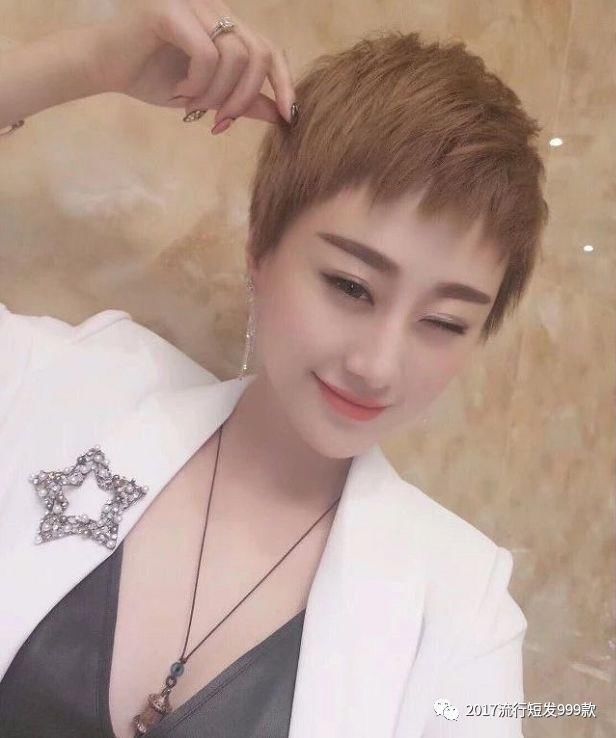 9月，短眉头，必然大火!喜欢这款发型的妹子剪剪剪吧!