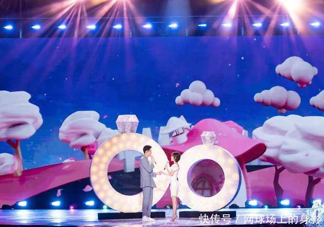 张嘉倪央视跨年