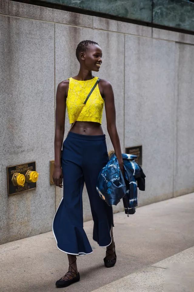 胸不平何以平天下!专治贫乳的穿衣法则告诉我们:平胸又如何，扛不