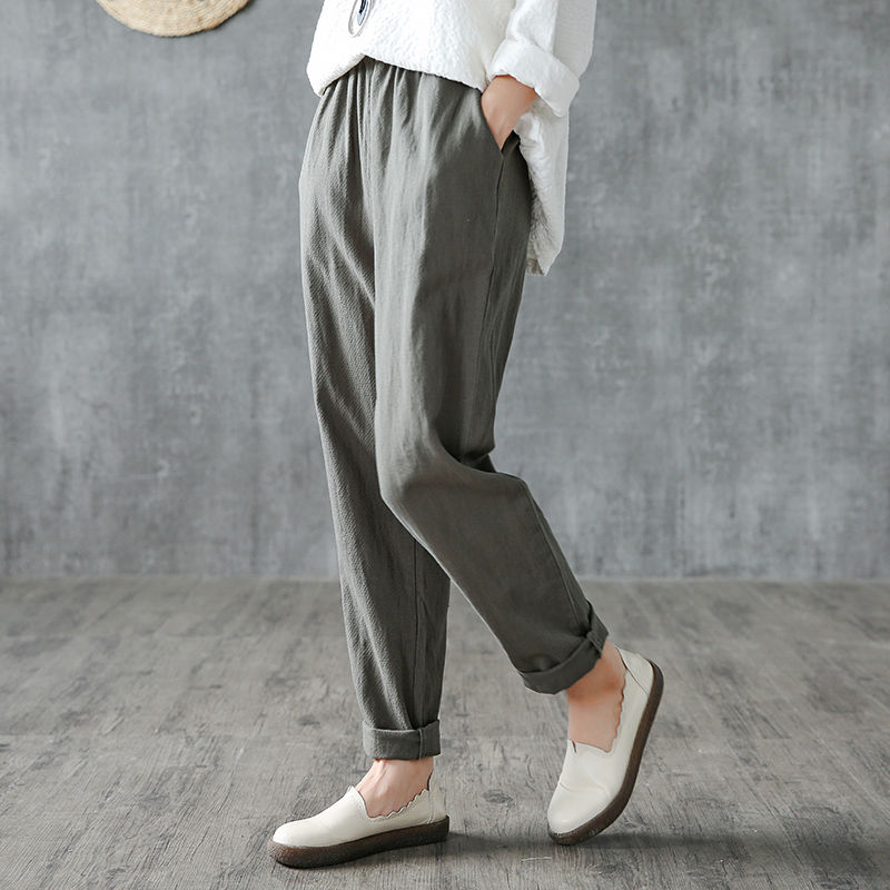 今秋别穿铅笔裤了,现主打这“简约裤”,比小脚裤还百搭显个高