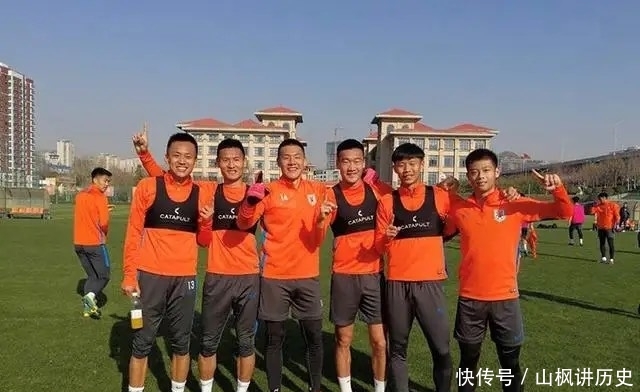 【球队】补强内部挖掘,三大新面孔亮相鲁能热身赛,19岁门神+天才中后卫