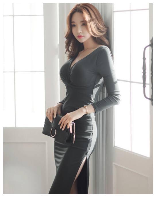 百看不厌的打底裤，小姐姐勾勒出完美曲线，非常的吸睛！