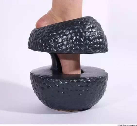 恨天高算什么,这双高跟鞋穿出去回头率百分百!