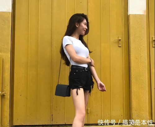 街拍懂穿搭娇艳的美女，曲线丰腴,秀出个性秀出时尚！