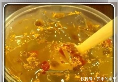 『肚子』它是水果却没有肉,整个肚子里全是籽,晒干后加水一搓变成果冻