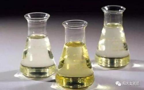 药店一元一瓶的药水，睡觉前抹上两滴，对淡化皱纹补水有帮助