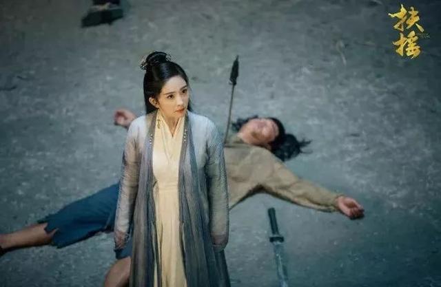 “行走的衣柜”换人了？杨幂也只能表示服气！