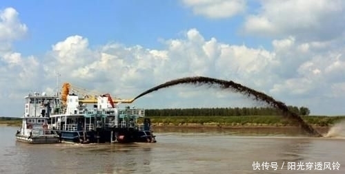  #值得#值得骄傲！中国32艘挖泥船同时进行工作，仅半年造出一个
