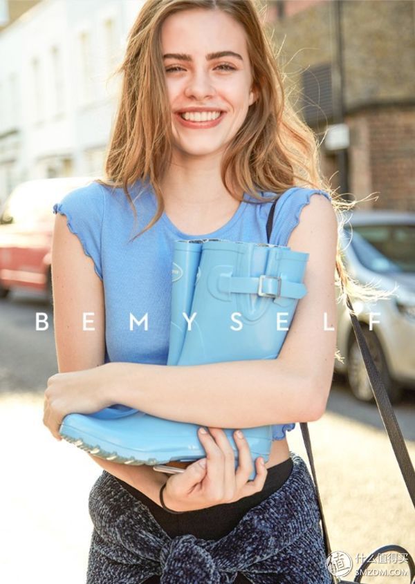 打上时髦小伞，穿上有范儿的雨鞋，雨季也能Pick好心情!