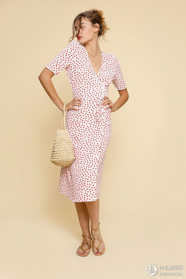 只穿一件衣服也能时髦!懒女孩的夏天这么过!