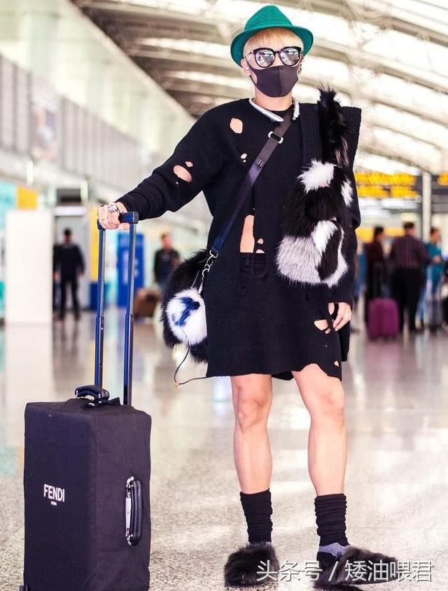 陈志朋又“作妖”，穿搭个性到超出了辣眼的范围，晚上最好别看！